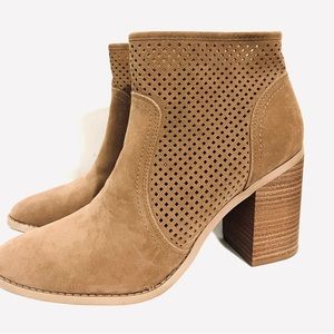 Womens Universal Thread Ankle Boots -New